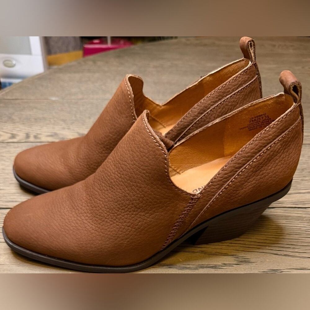 Women's Lucky Brand VenniaBootie Brown Size 7M